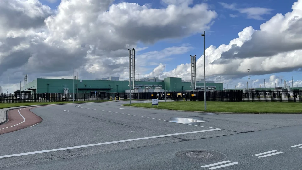 Microsoft data centre building in Middenmeer, Netherlands