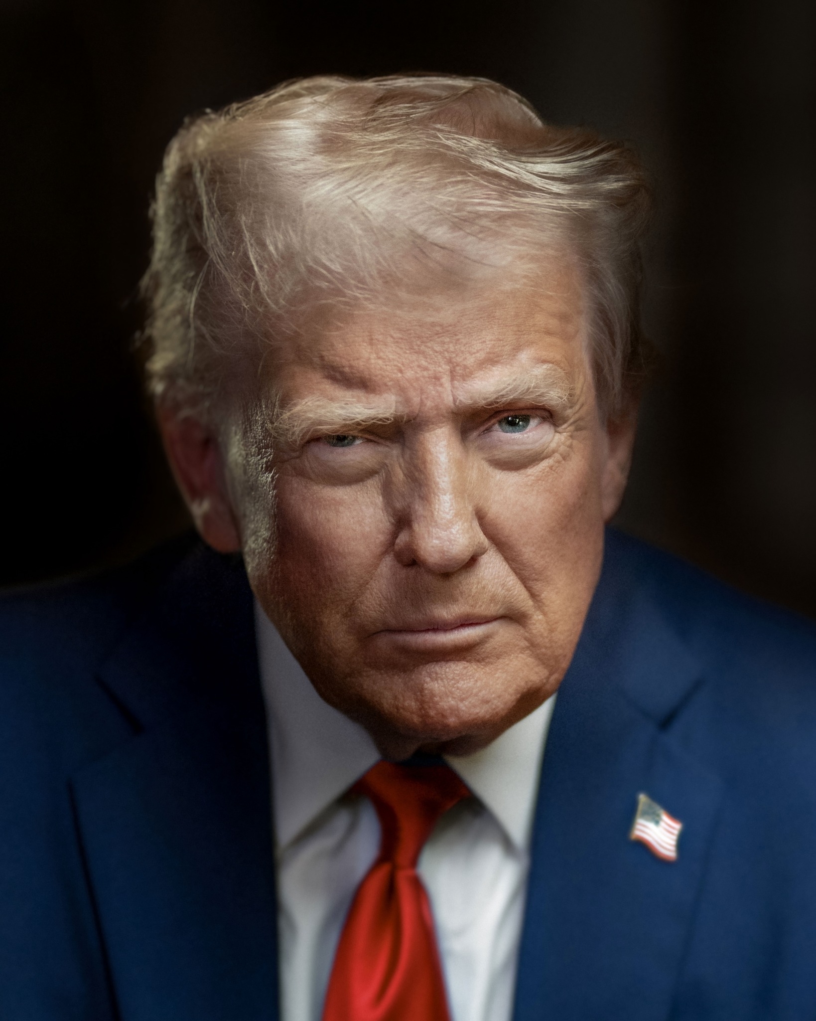 Official 2025 presidential portrait of Donald Trump